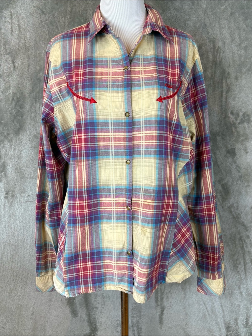 Roper Western Plaid Long Sleeve Snap Shirt w/ Embroidered Arrow Wmn’s XL
